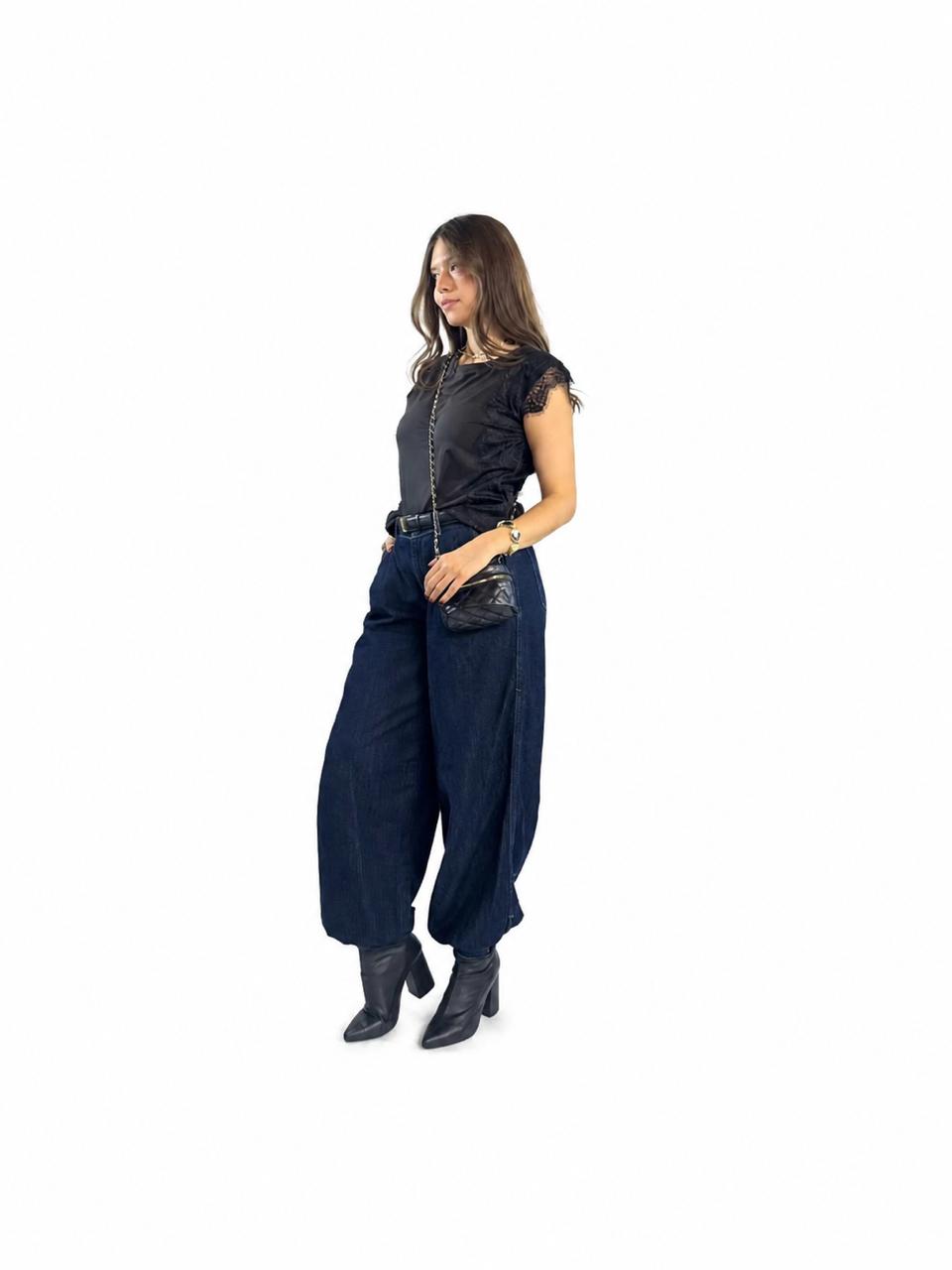 BLUSA ENCAJE TIRA
