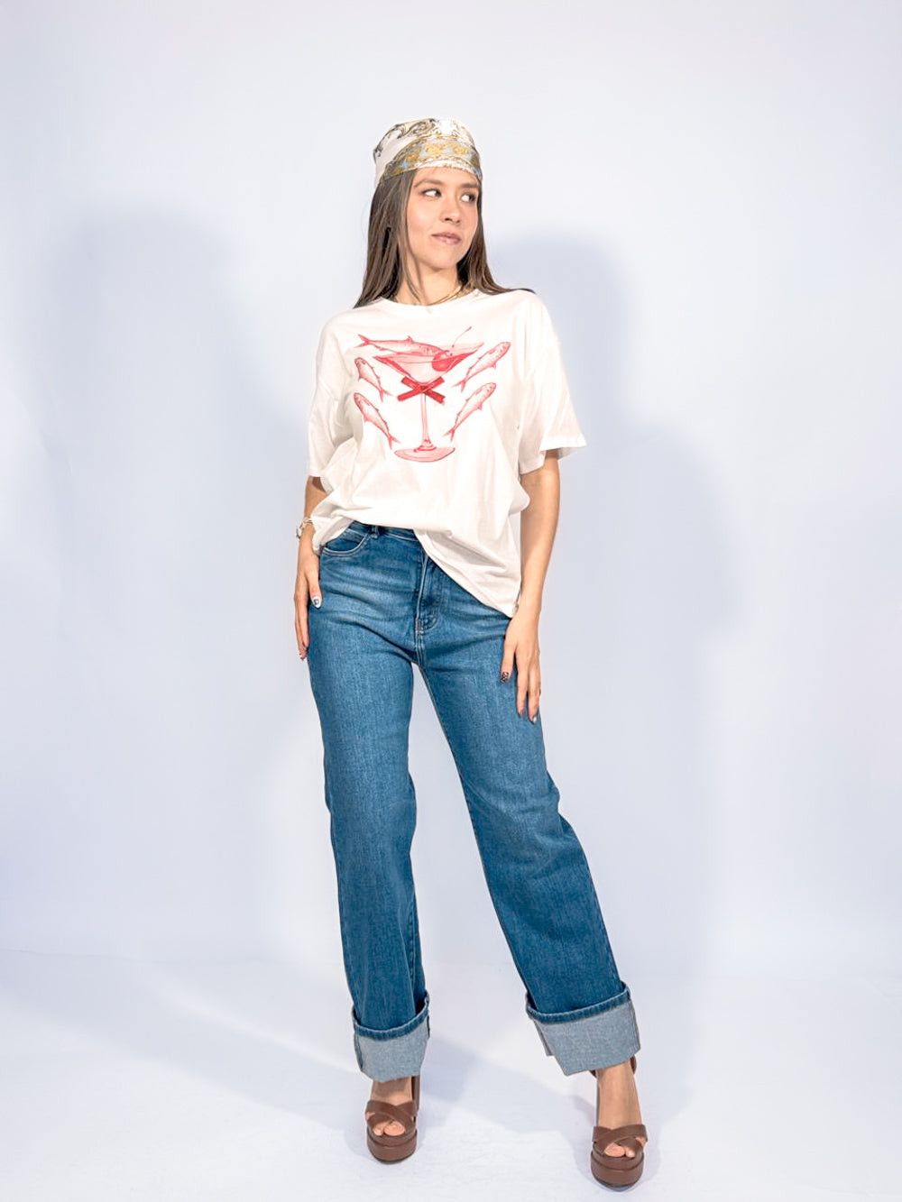 BLUSA ESTAMPADA CON DISEÑO DE MARTINI CON SARDINAS