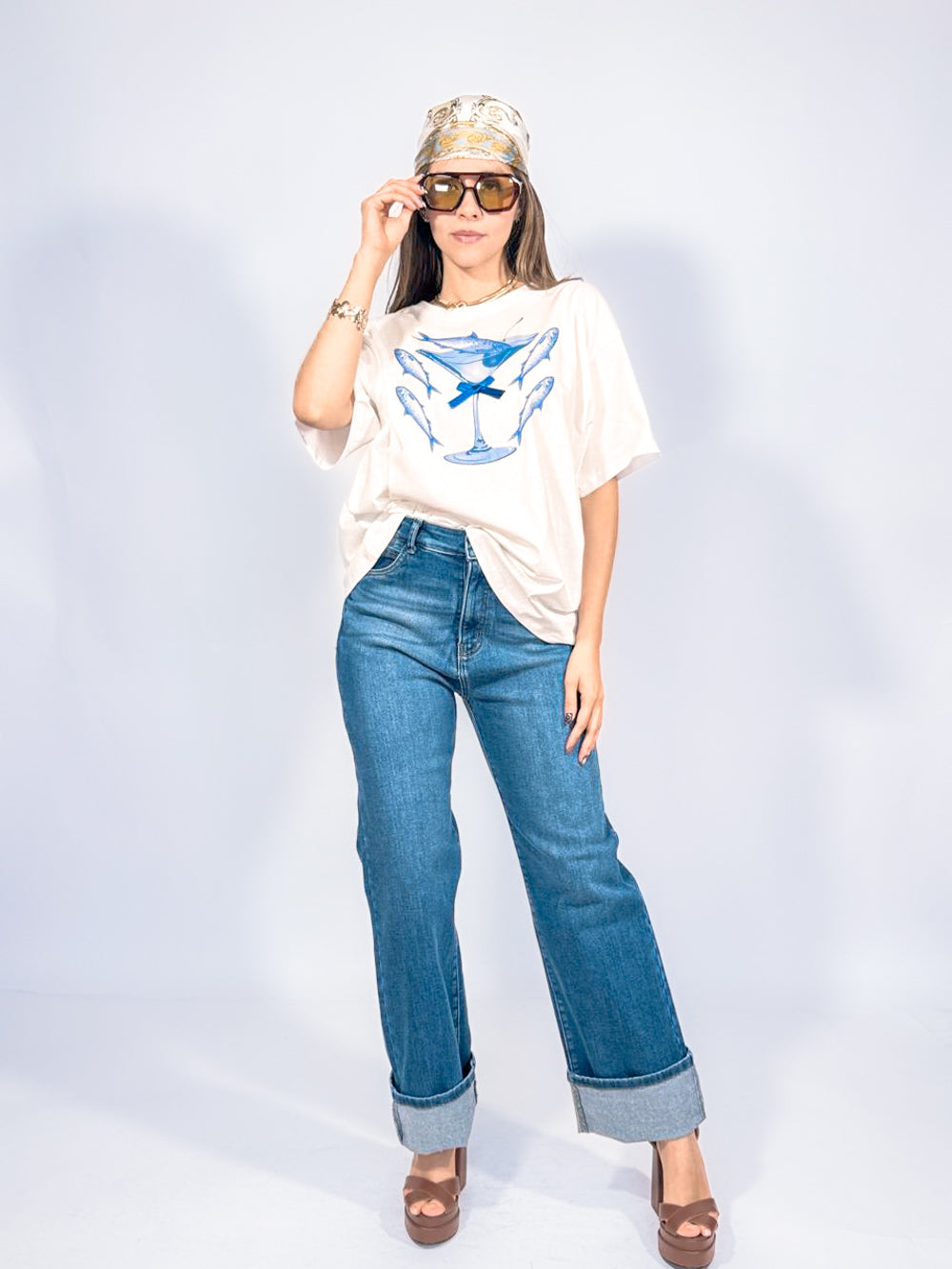 BLUSA ESTAMPADA CON DISEÑO DE MARTINI CON SARDINAS