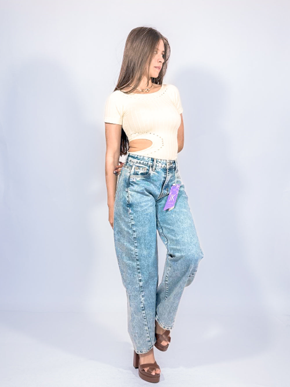 PANTI CON DISEÑO ABIERTO A UN COSTADO DISEÑO CANALES CON ORIFICIOS